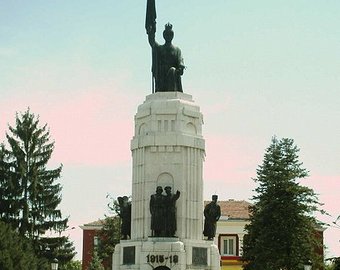 Паметник "Майка България"